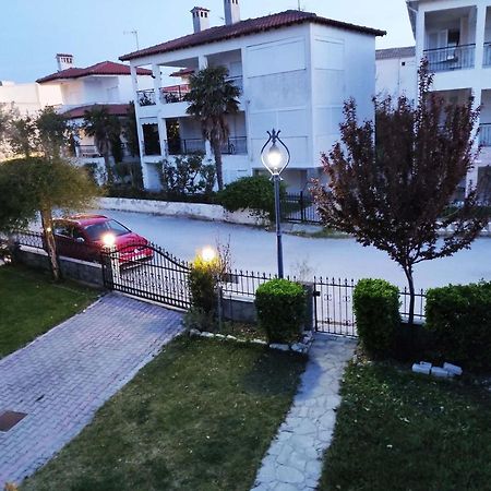 Beach Front Apartment In Pefkohóri Kültér fotó