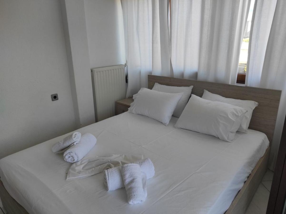 Beach Front Apartment In Pefkohóri Kültér fotó