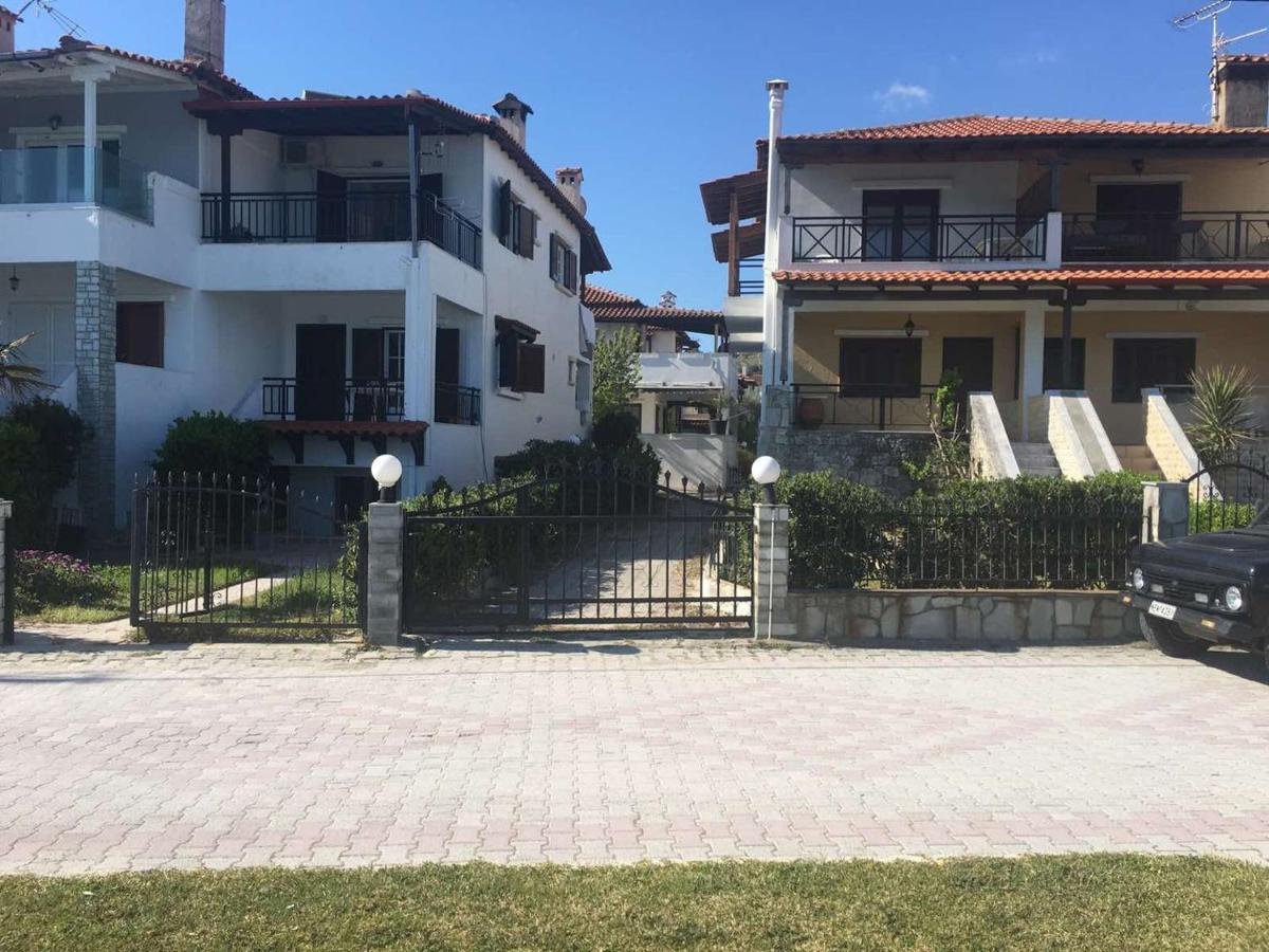 Beach Front Apartment In Pefkohóri Kültér fotó