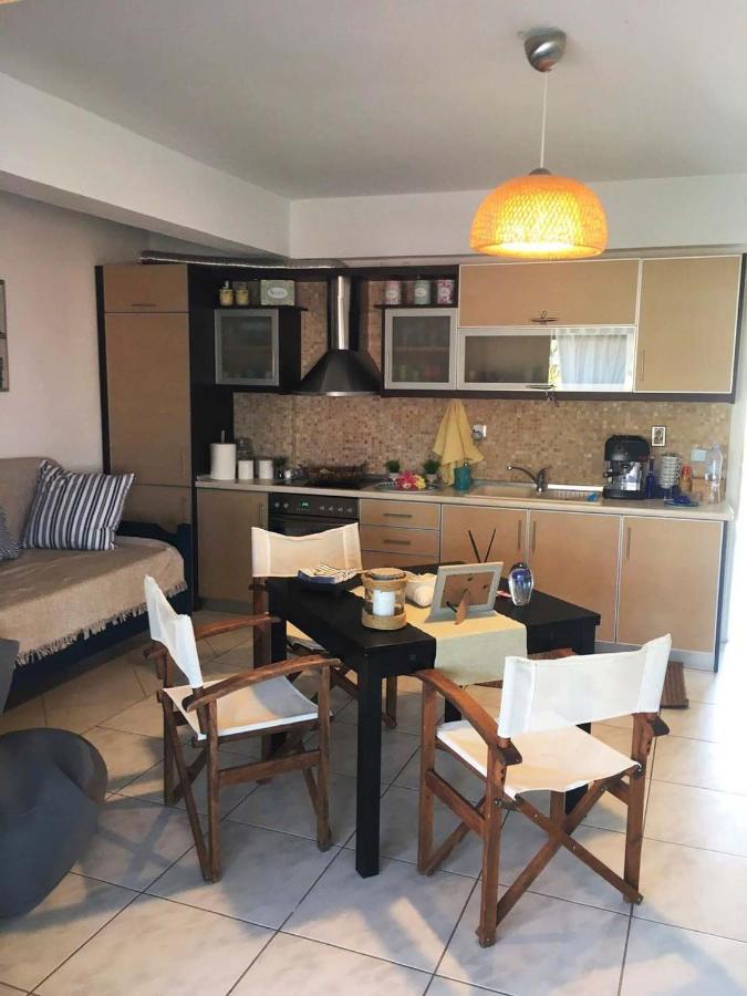 Beach Front Apartment In Pefkohóri Kültér fotó